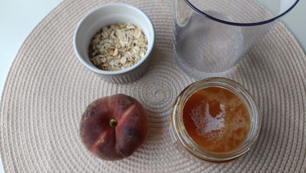 ingredients-Oatmeal-and-Peach-Smoothie