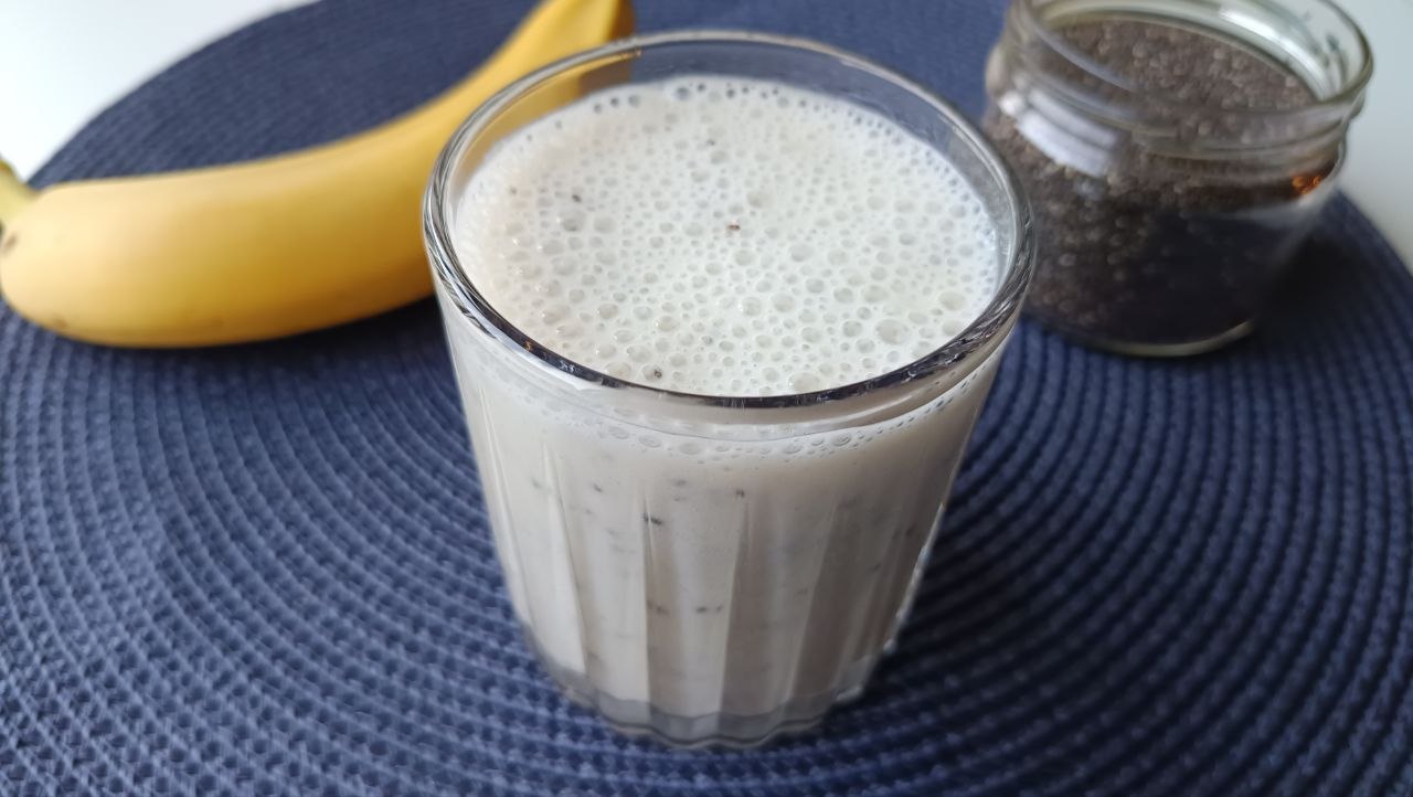 Condensed-milk-banana-smoothie